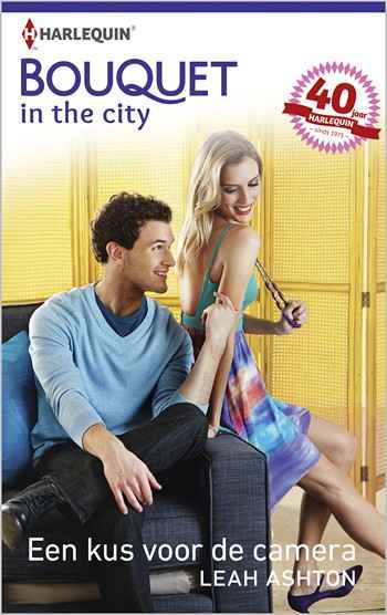 Bouquet 361A – Leah Ashton – Een kus voor de camera